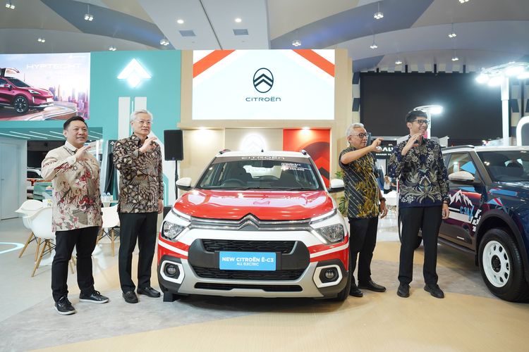 PT Indomobil National Distributor ramaikan GIIAS Semarang 2024