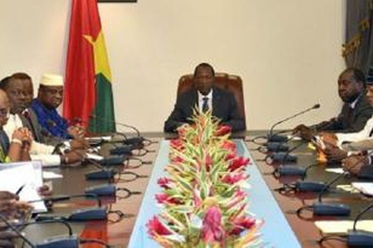 Presiden Blaise Compaore berkeras mempertahankan jabatannya. 
