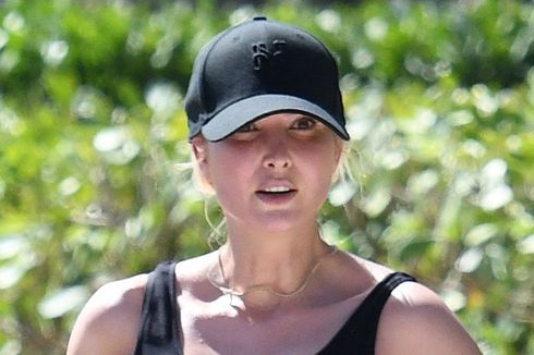 Gaya Ivanka Trump, Jogging Pakai Tank-top dan Legging Serba Hitam