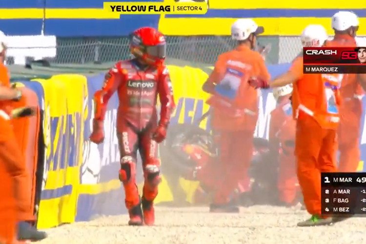 Pemimpin klasemen Kejuaraan Dunia MotoGP, Marc Marquez, crash di sesi Sprint Race MotoGP San Marino 2025 pada Sabtu (13/9/2025).