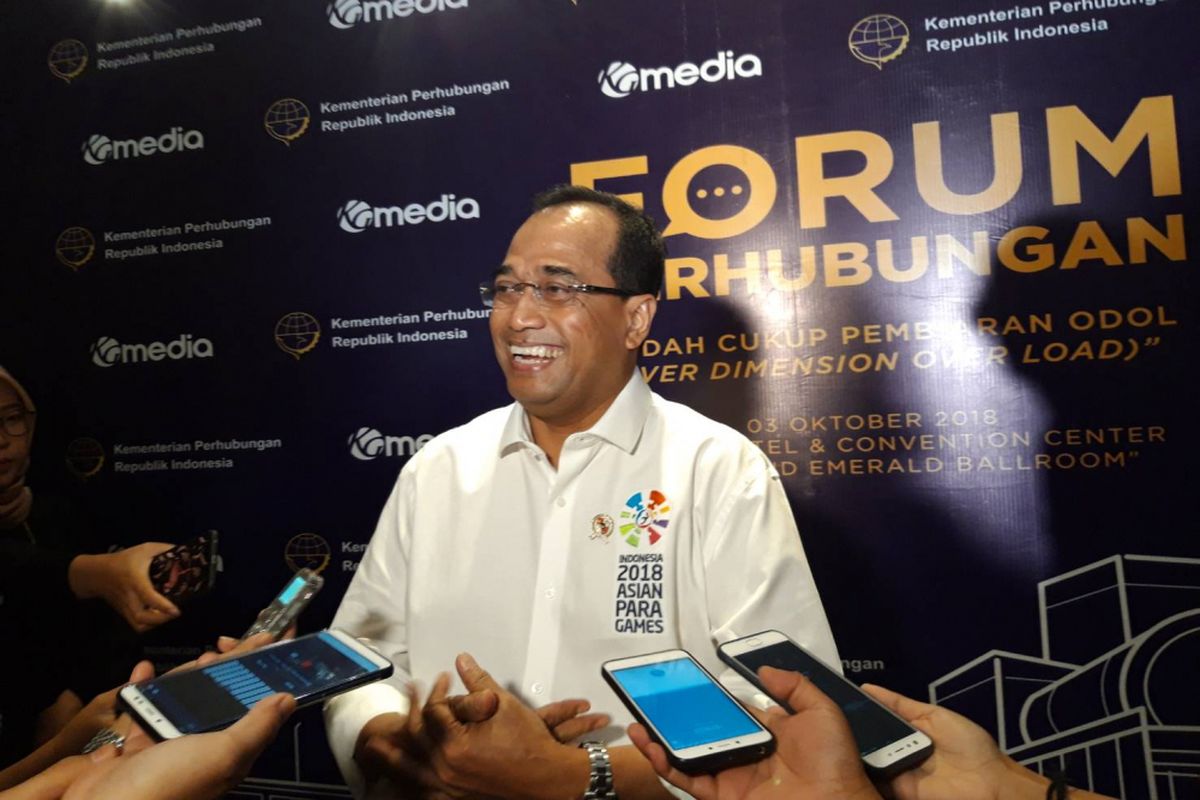 Menteri Perhubungan Budi Karya Sumadi ketika memberikan keternagan kepada awak media selepas acara Forum Perhubungan di Jakarta, Rabu (3/10/2018).