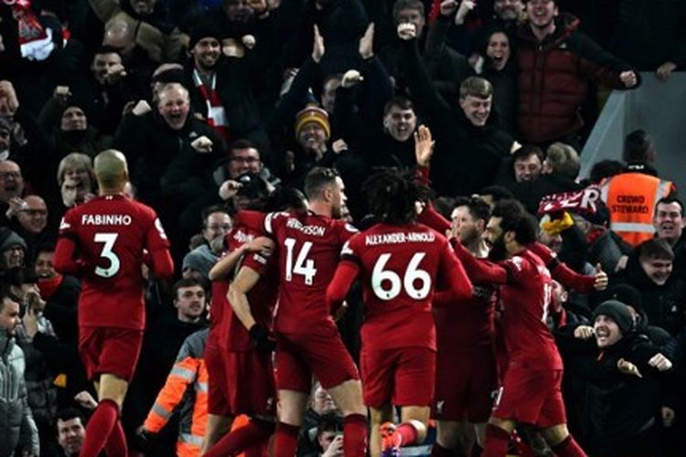 Striker Mesir, Mohamed Salah, berselebrasi usai mencetak buat pembuka Liverpool dalam laga kontra Everton di Stadion Anfield pada 13 Februari 2023. Artikel ini berisi klasemen Liga Inggris. (Foto oleh Paul ELLIS / AFP)