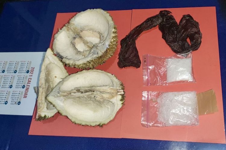 Sabu-sabu yang disembunyikan di dalam buah durian yang diungkap Polres Way Kanan, Jumat (2/2/2024).