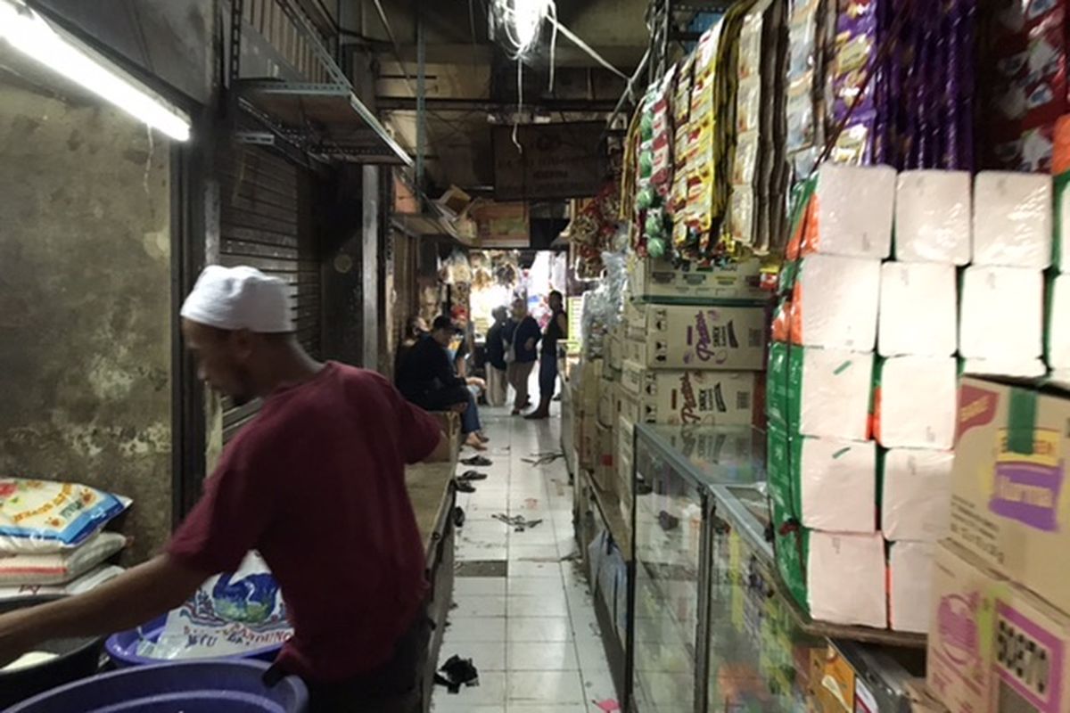 Pedagang di Pasar Minggu, Jakarta, Kamis (2/7/2020).