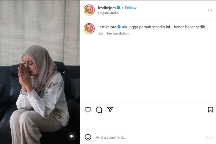 Tangkapan layar dari unggahan Lesti Kejora yang menunjukkan dirinya menangis tersedu-sedu. 