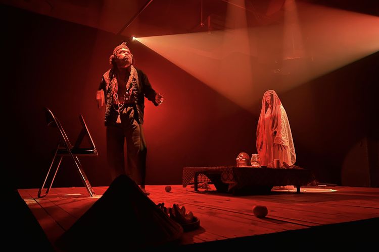 Pengalaman Nonton Teater Dunia Astral di Bekasi, Penonton Bisa Ikut Ritual