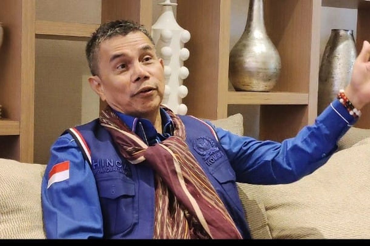 Anggota Komisi III DPR RI, Hinca Panjaitan saat diwawancarai Kompas.com terkait dugaan korupsi di PHR, di Pekanbaru, Riau, Sabtu (20/7/2024).