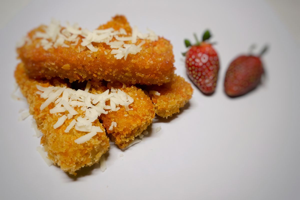 Ilustrasi pisang goreng pasir.