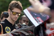 Romain Grosjean Bertahan dengan Lotus untuk 2015