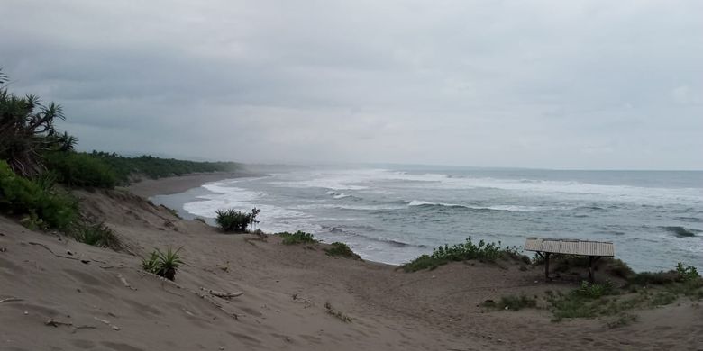 Area Gumuk Pasir Tungtung Karang yang berada dalam kawasan wisata Pantai Sayang Heulang di Desa Mancagahar, Kecamatan Pameungpeuk, Kabupaten Garut (Dinas Pariwisata dan Kebudayaan Garut).