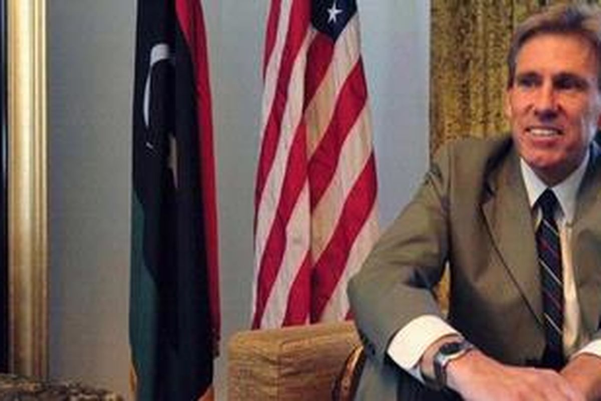Duta Besar AS untuk Libya, Chris Stevens, berfoto Tripoli pada Juni lalu. Ia telah 21 tahun berkarier di kementerian luar negeri AS. 