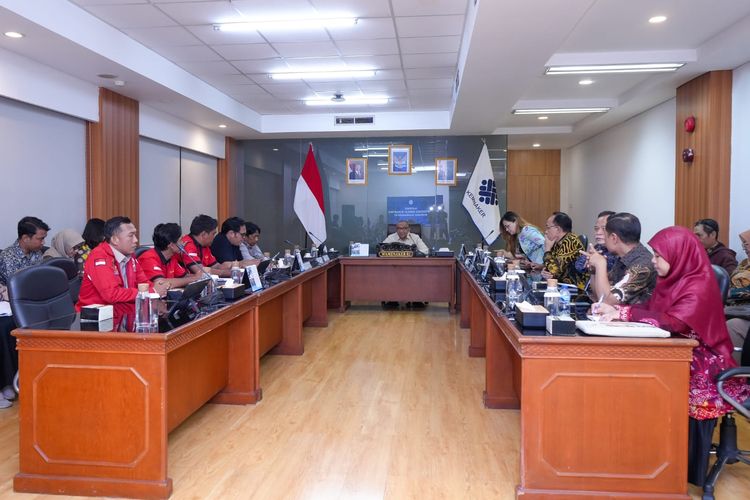 Wamenaker Mediasi Kasus PHK 133 Buruh Garmen di Jakut