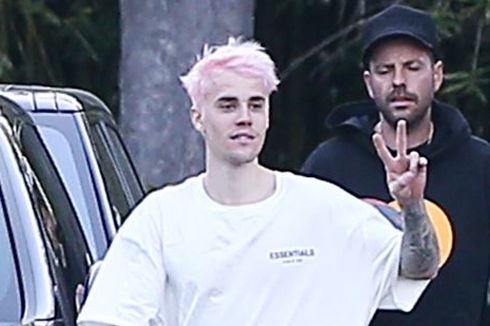 Justin Bieber Pilih Warna Rambut Pink Permen Karet