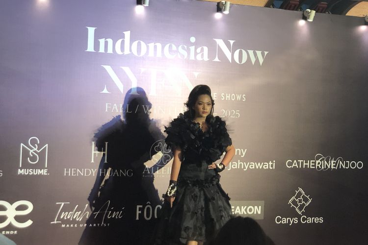 Koleksi Hengki Kawilarang di NYFW FW 24/25