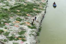 Ratusan Mayat Pasien Covid-19 Bermunculan di Sungai Gangga Saat Permukaan Air Naik