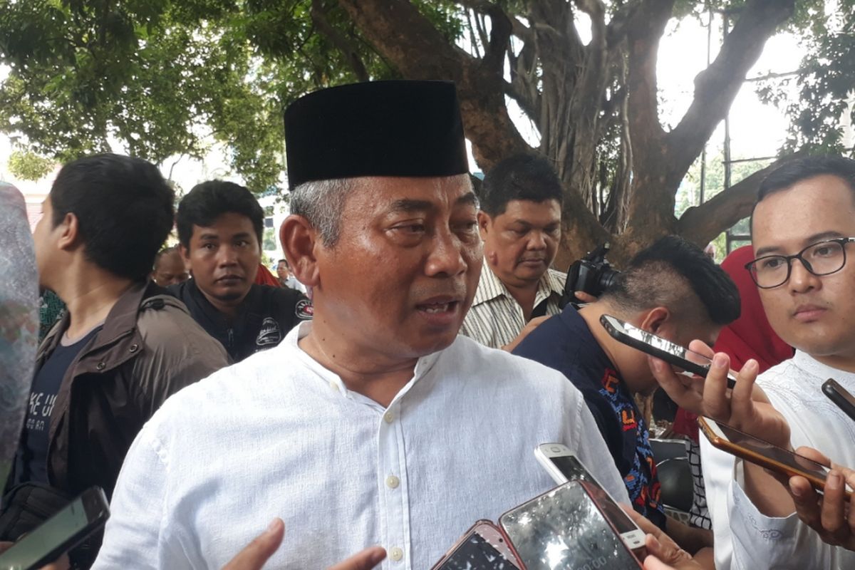 Wali Kota Bekasi Rahmat Effendi kepada awak media di Kantor Pemerintah Kota Bekasi, Jumat (28/12/2018)..