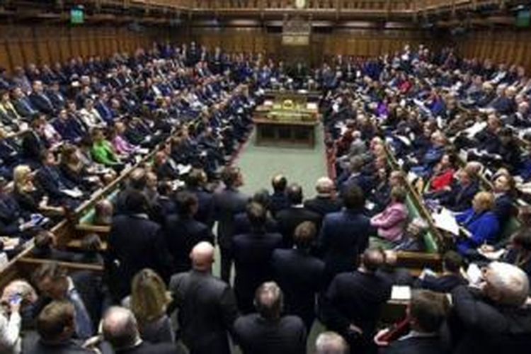 Dengan suara meyakinkan parlemen menyetujui Inggris melancarkan serangan terhadap ISIS. 
