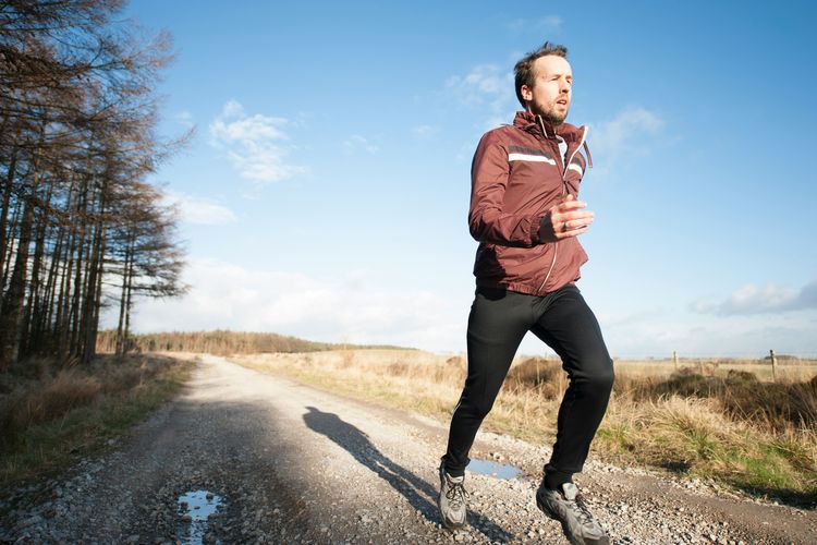 Jalan kaki vs lari, manakah yang lebih cepat menurunkan berat badan