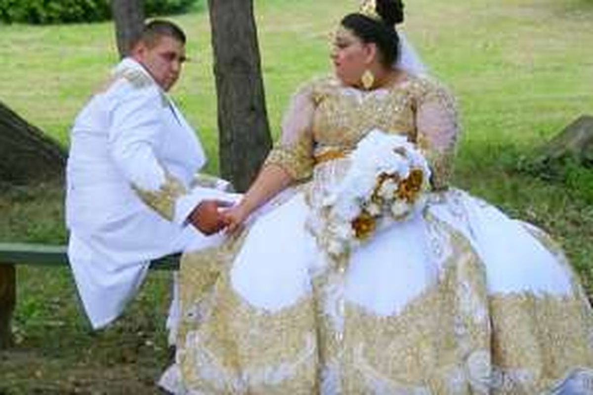 Pasangan pengantin remaja asal Romania, Lukas dan Evka. 