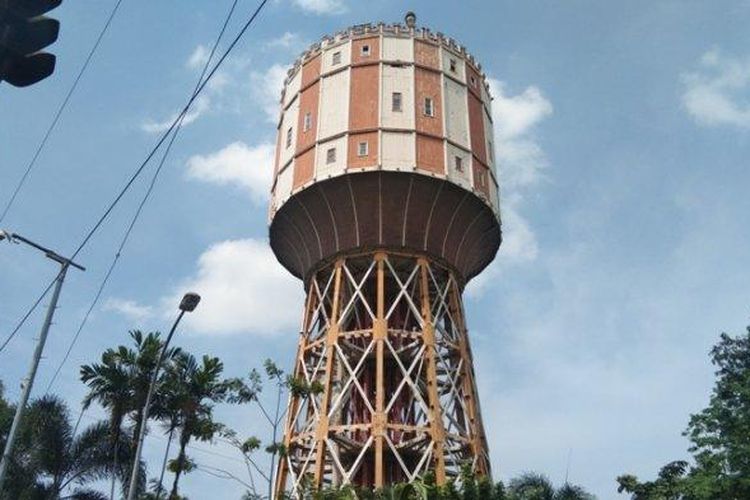 Menara Air Tirtanadi, yang jadi ikon Kota Medan. 