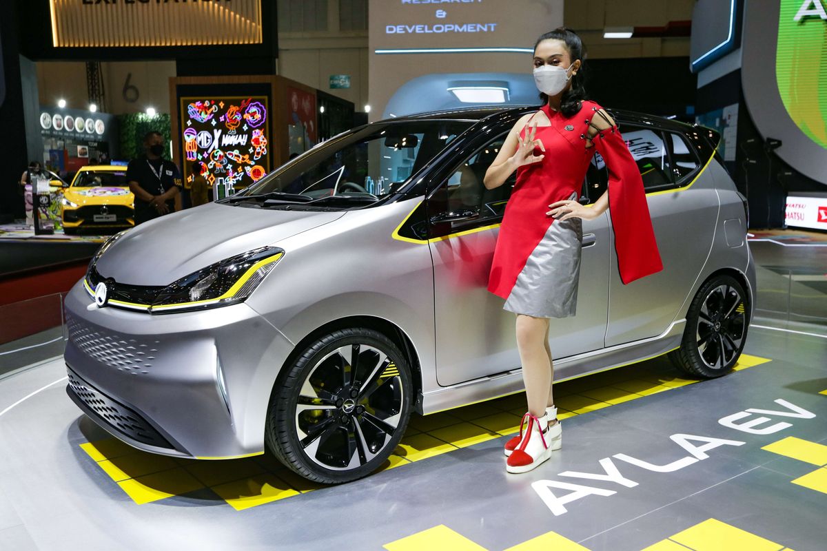 Mobil listrik konsep Daihatsu Ayla EV dipamerkan di ajang Gaikindo Indonesia International Auto Show (GIIAS) 2022 di ICE BSD, Tangerang, Jumat (12/8/2022).