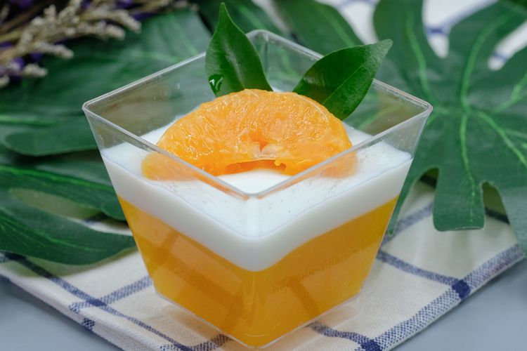 Ilusrasi puding jeruk santan. 