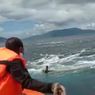 Detik-detik Tim SAR Selamatkan Nelayan yang Terjebak Pusaran Air Laut di NTT