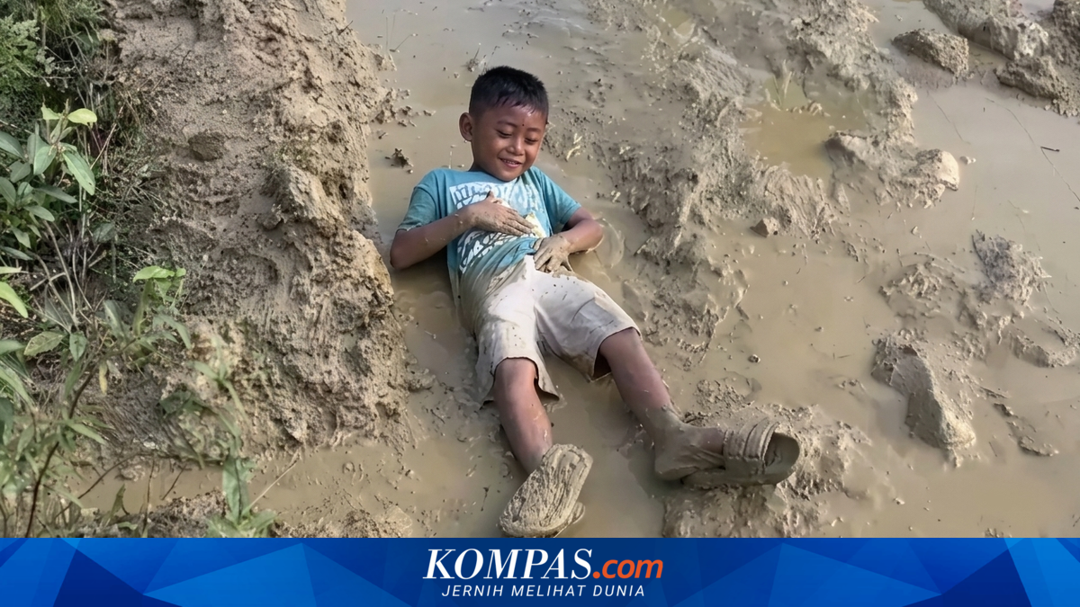 Warga Protes Jalan Rusak, Bocah 7 Tahun Mandi Lumpur di Kepulauan Sumenep ~TR  

Klik untuk baca: