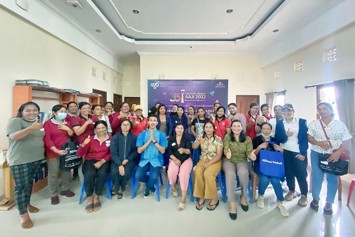 Allianz Life Indonesia melakukan edukasi literasi keuangan dan asuransi  di Desa Wisata Taro, Kabupaten Gianyar, Bali.  