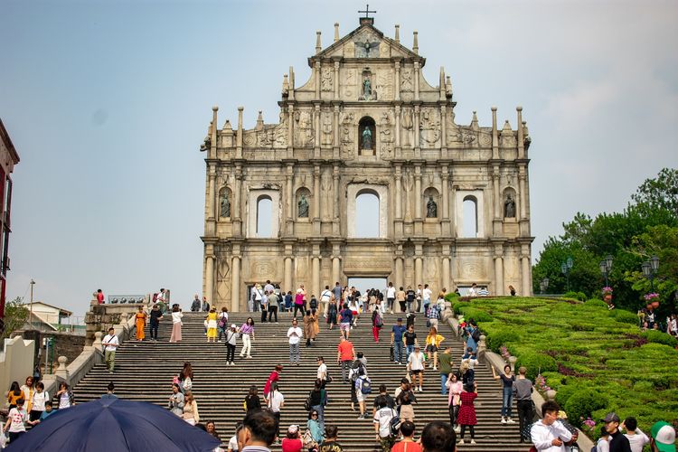Ilustrasi Ruins of St. Paul (Reruntuhan St. Paul) di Macau.