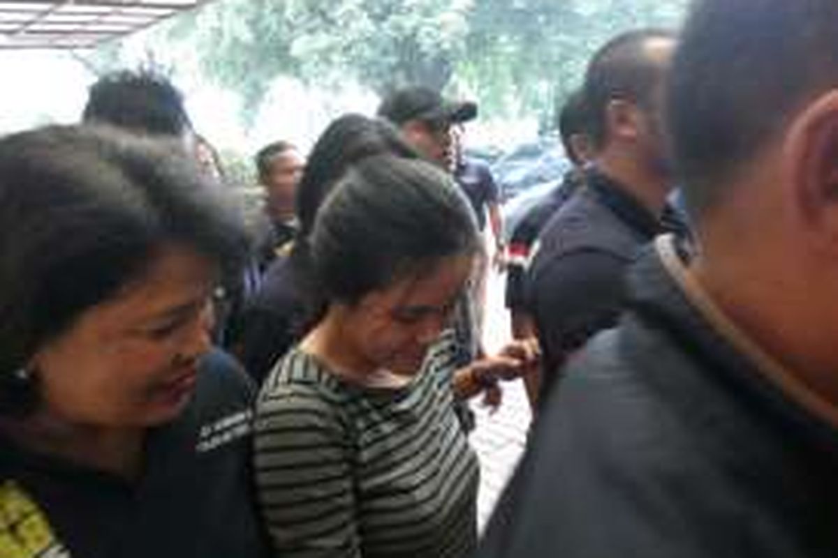 Jessica Kumala Wongso saat keluar dari Rumah Tahanan Polda Metro Jaya pada Jumat (27/5/2016. Rencananya Jessica akan dilimpahkan ke Kejaksaan Negeri Jakarta Pusat setelah berkas perkaranya dinyatakan lengkap atau P21 oleh Kejati DKI Jakarta.