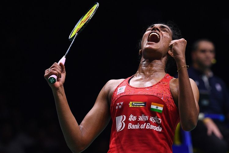 Pebulutangkis India PV Sindhu meluapkan kegembiraan saat mengalahkan Nozomi Okuhara dari Jepang dalam babak perempat final Kejuaraan Dunia Bulu Tangkis di Nanjing, China pada 3 Agustus 2018.