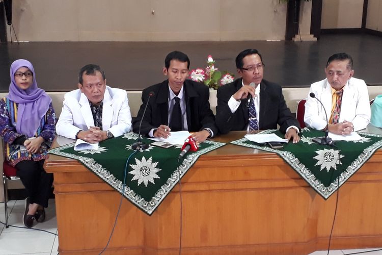 Manajemen Rumah Sakit Siti Khodijah menggelar jumpa pers, Selasa (30/1/2018). 