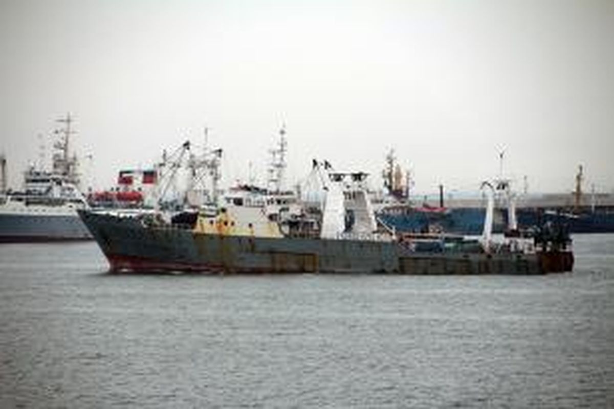 Kapal ikan Oryong 501 yang tenggelam di Laut Bering, Rusia, Senin (1/12/2014).