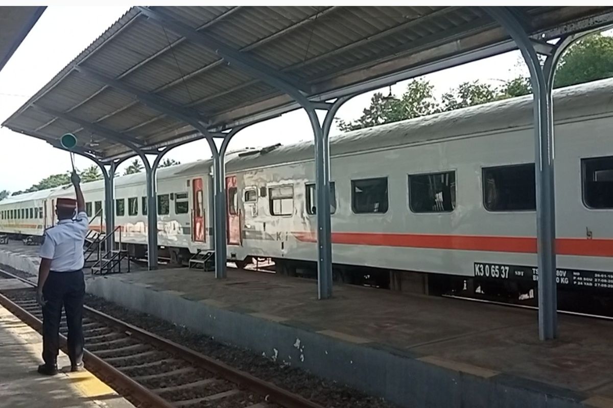 Suasana stasiun Kereta Api Banyuwangi Kota, Rabu (7/7/2021). 