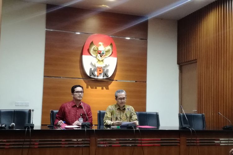 Juru Bicara KPK Febri Diansyah dan Wakil Ketua KPK Alexander Marwata saat konferensi pers di Kantor KPK, Selasa (20/8/2019). 