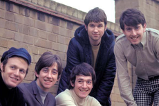 Lirik dan Chord Lagu Lullaby to Tim - The Hollies