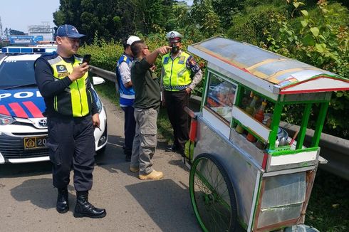 Tersasar, Tukang Bakso Jalan Kaki Masuk Jalan Tol Jakarta-Tangerang