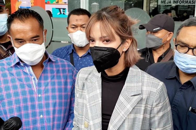Hukuman Nia Ramadhani dan Ardi Bakrie Diputuskan pada 11 Januari 2022