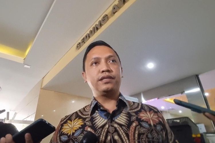 Kuasa hukum Bharada Richard Eliezer atau Bharada E, Ronny Talapessy di Lobi Bareskrim Polri, Jakarta, Selasa (4/10/2022).