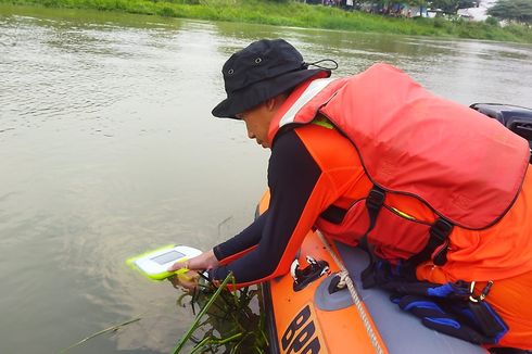 Cari Korban Laka Lantas yang Hilang di Sungai Kalimalang, Tim SAR Dibagi Jadi 3