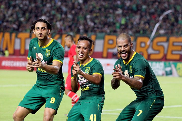 Pemain Persebaya Surabaya musim 2020 Mahmoud Eid, Irfan Jaya dan David da Silva.