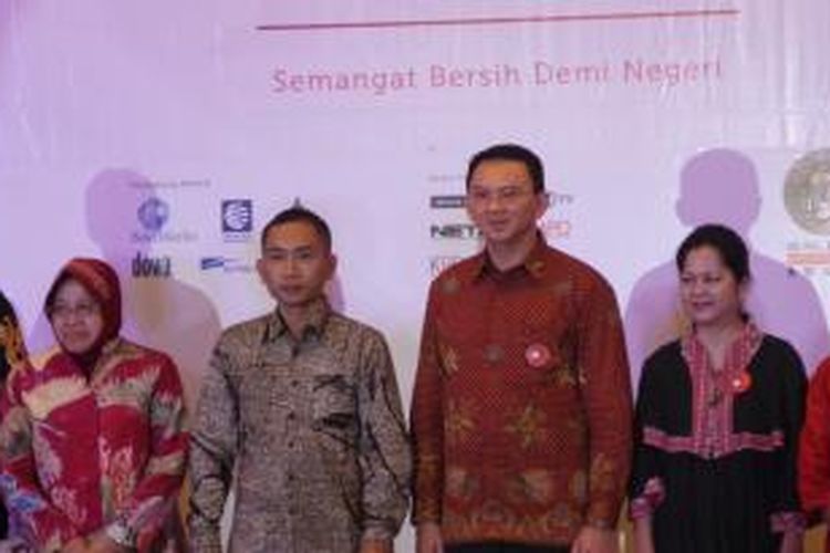 Wali Kota Surabaya Tri Rismaharini, Bupati Batang Yoyok Riyo Sudibyo, dan Gubernur DKI Jakarta Basuki Tjahaja Purnama dalam penganugerahan Bung Hatta Anti Corruption Awards, di Graha Niaga, Kamis (5/11/2015). 