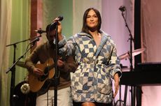 Lirik Lagu Baru Kacey Musgraves - Deeper Well