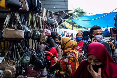 Pasar Tanah Abang Kembali Beroperasi, Ratusan Pedagangnya Jalani Tes Covid-19