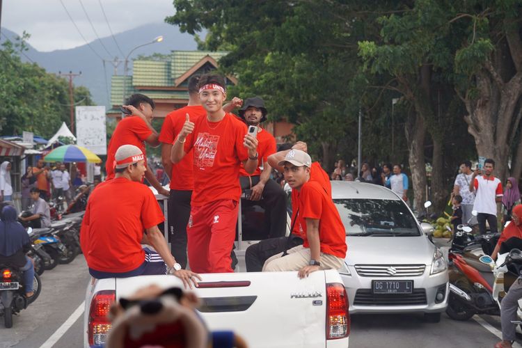 Skuad Malut United melaksanakan konvoi di Tidore pada Jumat (15/3/2024) untuk merayakan keberhasilan tim promosi ke Liga 1 musim depan. Malut United menjadi tim Maluku Utara pertama yang akan bermain di kasta tertinggi Liga Indonesia dalam 17 tahun terakhir.