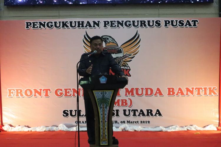Gubernur Sulawesi Utara Olly Dondokambey saat menghadiri pengukuhan pengurus pusat Front Generasi Muda Bantik (FGMB) di Sulawesi Utara, Jumat (8/3/2019). 