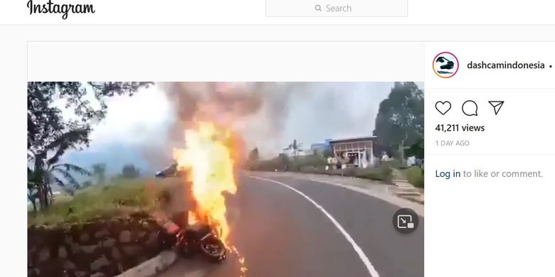 Viral moge terbakar di jalur Bromo