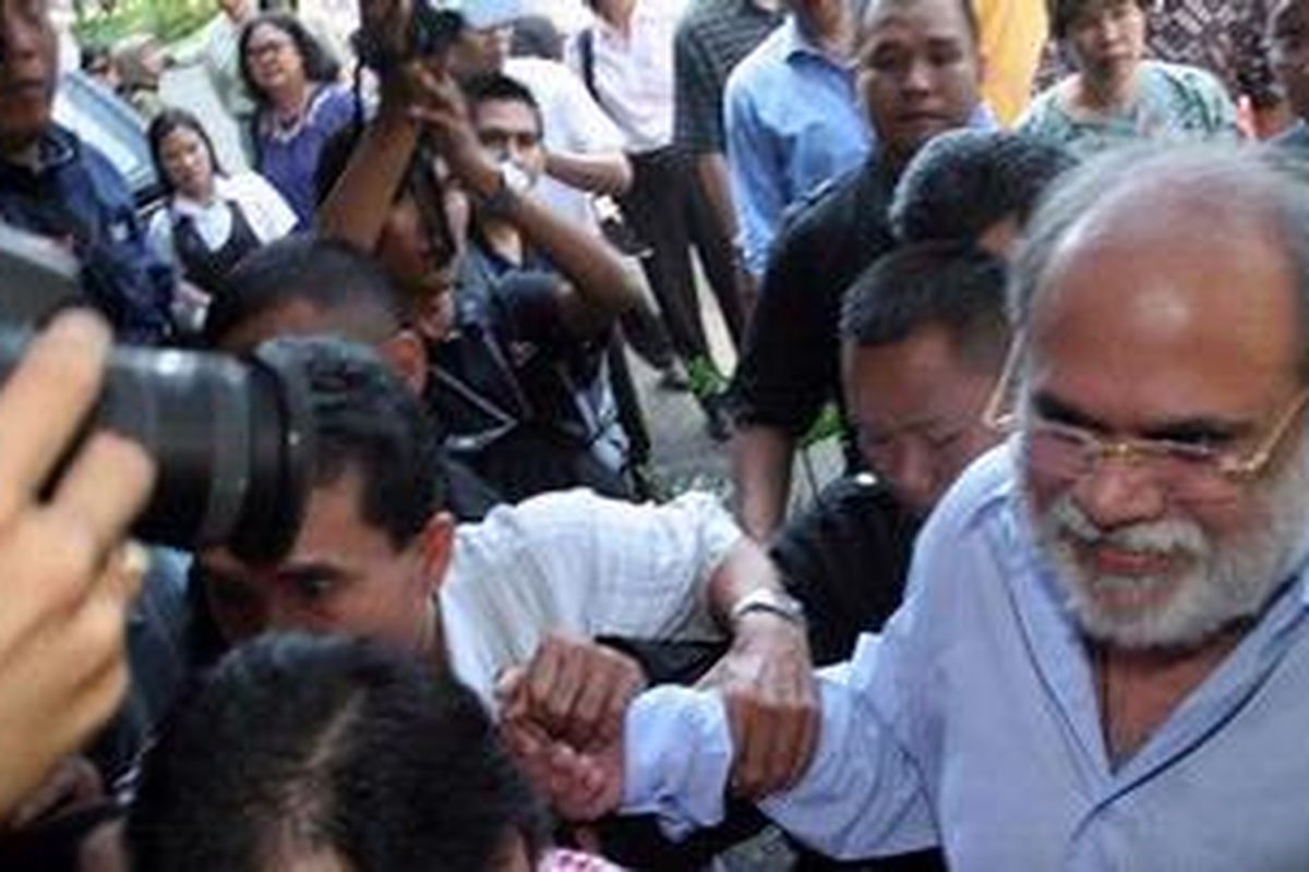 Tokoh Spritual Anand Khrisna  