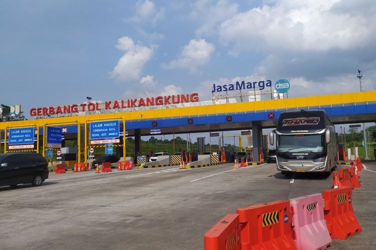 Gerbang Tol Kalikangkung Semarang, Jawa Tengah (Jateng). 